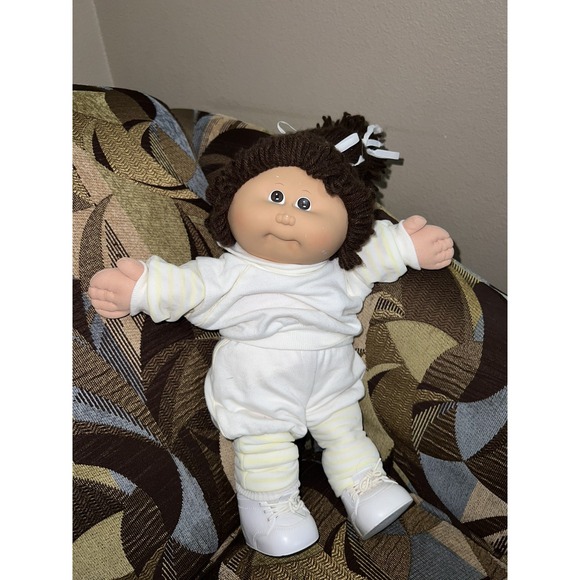 Vintage cabbage patch kids With  Brown  Hair Baby Doll COLLECTIBLE CPK - Picture 1 of 6